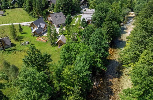 Ukanc Apartment | ALPIK Chalets - Bohinj - A7 - Two-Bedroom App - Terrace, Fireplace -ground floor