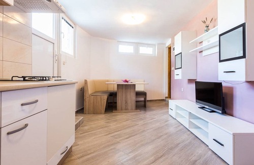 Kukljica Villa | AMAZING 1 BED. APARTMENT/STUNNING VILLA IN CROATIA!