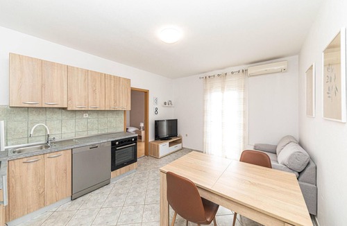 Kastel Gomilica Apartment | Amazing apartment in Kastel Gomilica