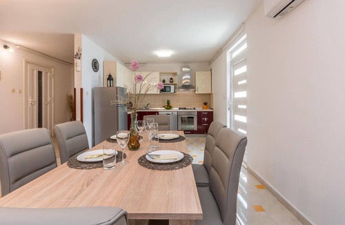 Donje Rastane Apartment | Amazing apartment in Donje Rastane