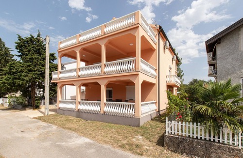 Gornji Karin Apartment | Amazing apartment in Gornji Karin