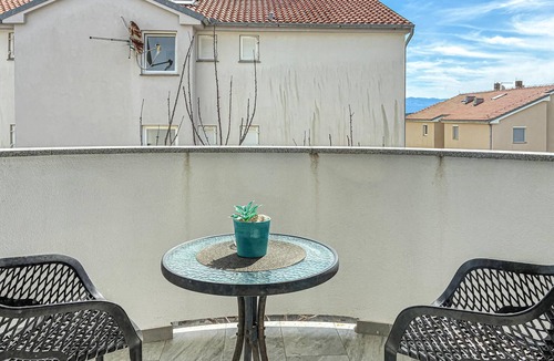 Cizici Apartment | Amazing apartment in Cizici with house sea view