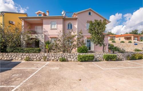 Cizici Apartment | Amazing Apartment In Cizici With House Sea View
