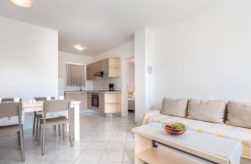 Grebastica Apartment | Amazing apartment in Grebastica