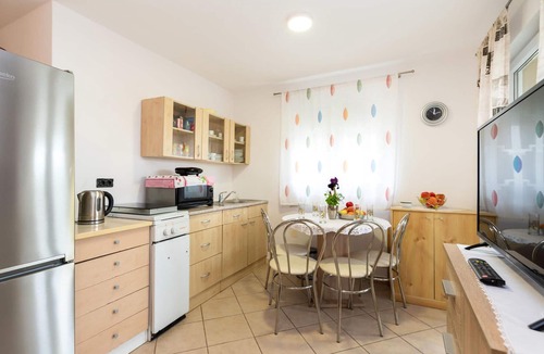 Rovanjska Apartment | Amazing apartment in Rovanjska with WiFi