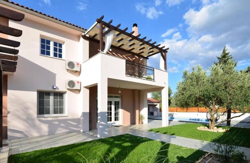 Pirovac Apartment | Amazing apartment in Kasic with WiFi