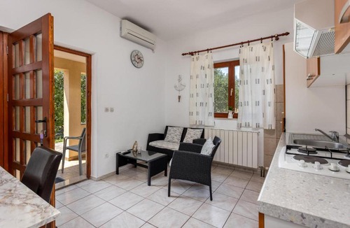Zurkovo Apartment | Amazing Apartment In Kostrena With Wifi