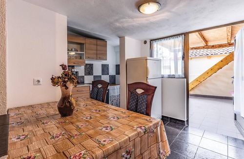 Liznjan Apartment | Amazing apartment in Liznjan with WiFi