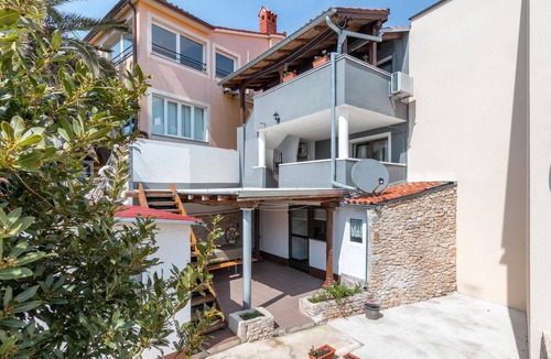 Liznjan Apartment | Amazing apartment in Liznjan with WiFi