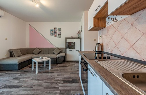 Povljana Apartment | Amazing apartment in Povljana with WiFi