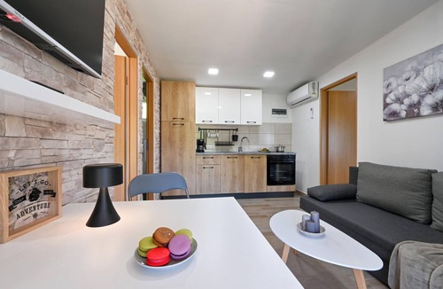 Ludbreg House | Amazing home in Vinogradi Ludbreski with sauna