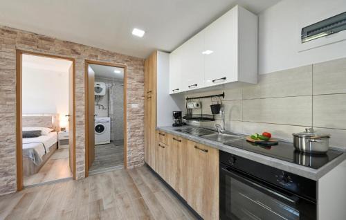 Ludbreg House | Amazing Home In Vinogradi Ludbreski With Sauna