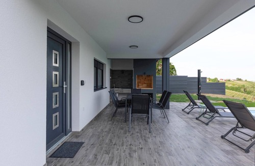 Strigova House | Amazing home in Banfi