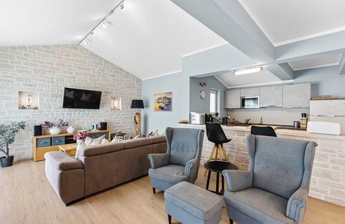Kastelir-Labinci House | Amazing home in Deklici