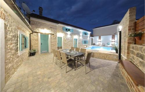 Donje Rastane House | Amazing Home In Donje Rastane