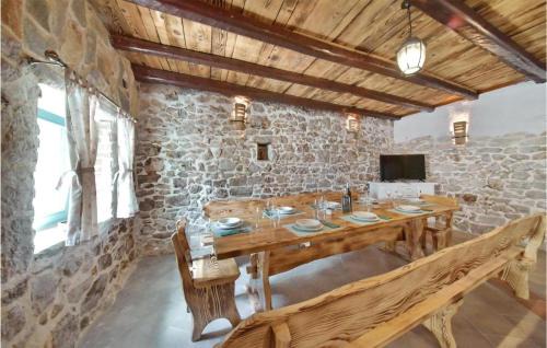 Donje Rastane House | Amazing Home In Donje Rastane