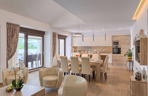 Gracisce House | Amazing home in Gracisce