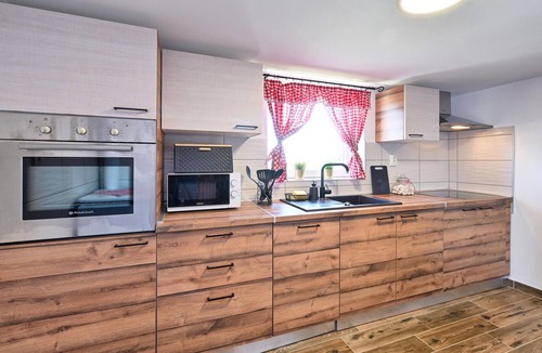 Kapela House | Amazing home in Nova Diklenica with sauna