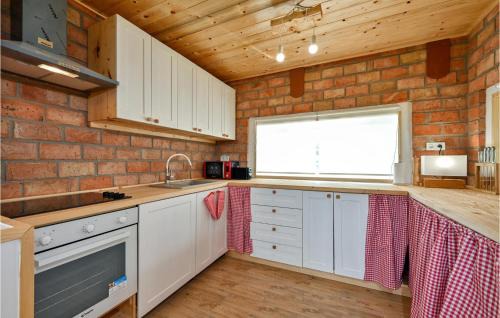 Novi Marof House | Amazing Home In Jelenscak With Sauna