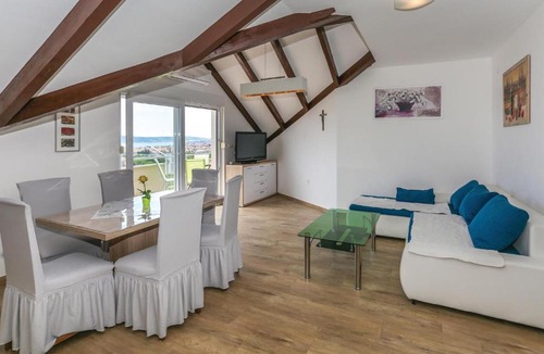 Kastel Stari Apartment | Amazing home in Kastel Stari with WiFi and 3 Bedrooms