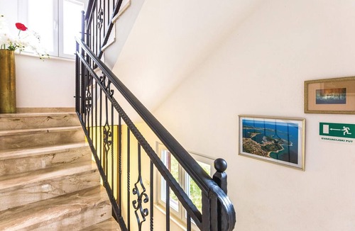 Sestanovac House | Amazing home in Katuni