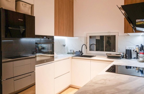 Stupnik House | Amazing home in Kerestinec with WiFi