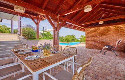 Krizevci House | Amazing Home In Krizevci