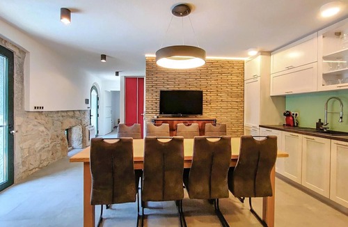 Lupoglav House | Amazing home in Lanisce