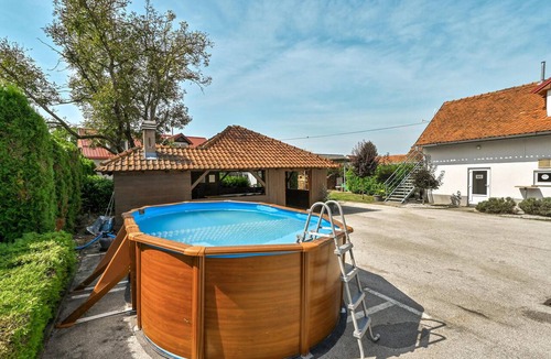 Majerje House | Amazing home in Majerje with sauna