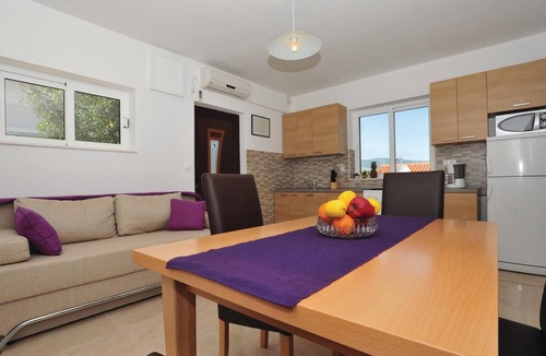 Trogir House | Amazing home in Mastrinka with sauna