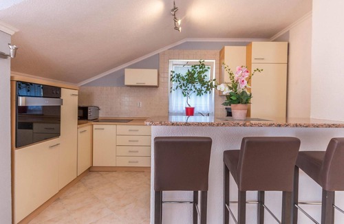 Benkovac House | Amazing home in Miranje
