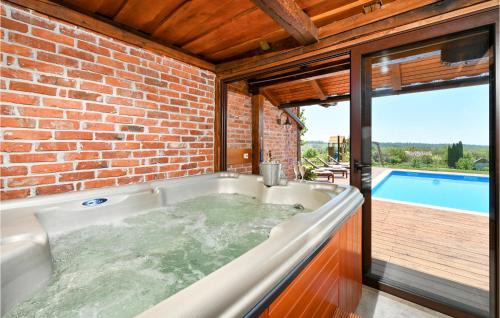 Kapela House | Amazing Home In Nova Diklenica With Sauna