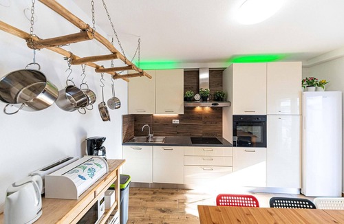 Okrug Gornji House | Amazing home in Okrug Gornji