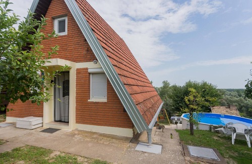 Opatovac House | Amazing home in Opatovac with WiFi