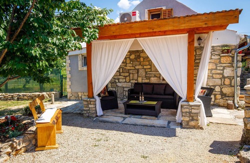 Oklaj House | Amazing home in Puljane
