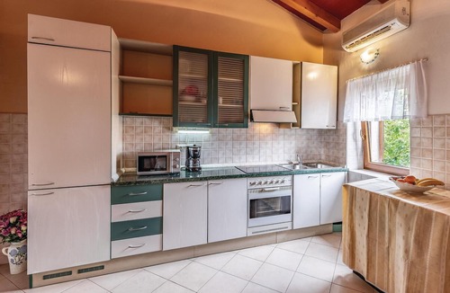Rakotule House | Amazing home in Rakotule with WiFi