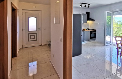 Risika House | Amazing home in Risika