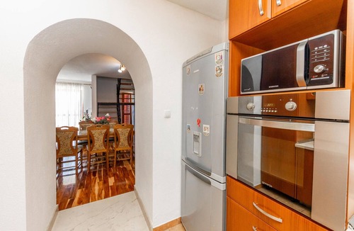 Seget Donji House | Amazing home in Seget Donji with WiFi