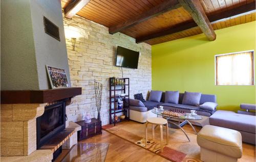 Kupinecki Kraljevec House | Amazing Home In Starjak With Private Swimming Pool, Can Be Inside Or Outside
