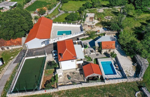 Trolokve House | Amazing home in Trolokve