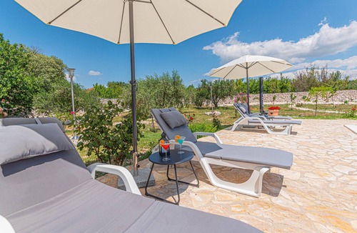 Unesic House | Amazing home in Vinovo Donje