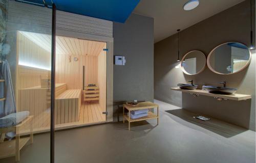 Vrh House | Amazing Home In Vrh With Sauna