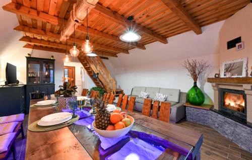 Klenovnik House | Amazing Home In Vukovoj With Sauna