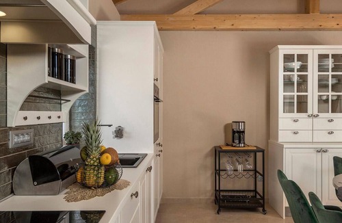 Zemunik Donji House | Amazing home in Zemunik Donji with WiFi