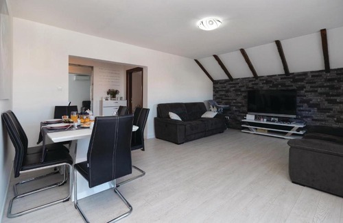 Zadar House | Amazing home in Zadar with 8 Bedrooms, Jacuzzi and Private swimming pool