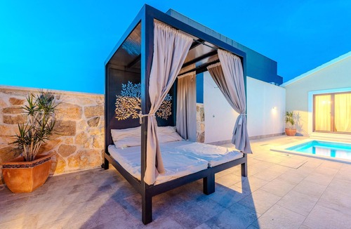 Benkovac House | Amazing home in Zagrad