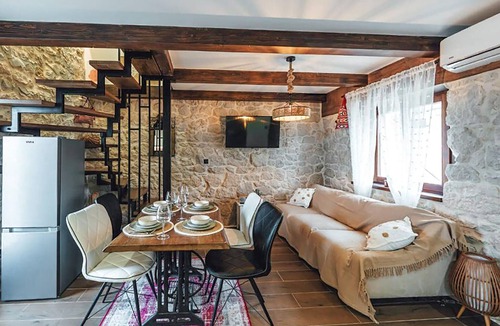 Zmijavci House | Amazing home in Zmijavci