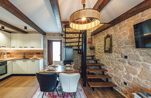 Zmijavci House | Amazing home in Zmijavci