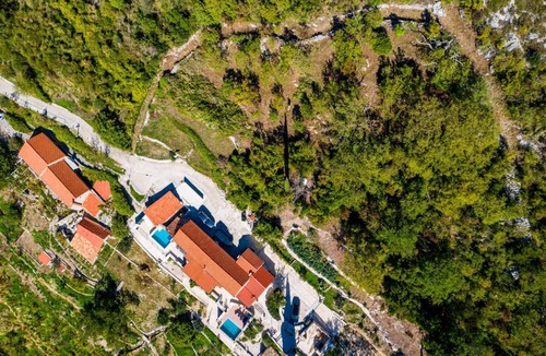 Dubrovacko Primorje House | Amber cosy house with pool and sea views