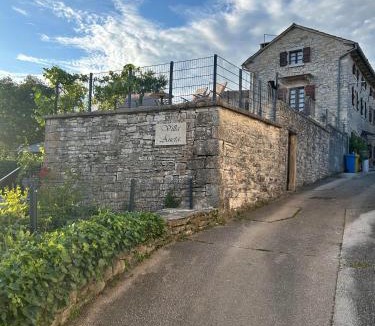 Zminj House | Aneta authentic Istrian House with pool & garden - Pet Friendly